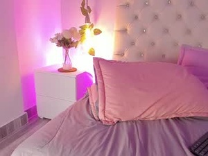 Screenshot from charlotte_collins_2 webcams