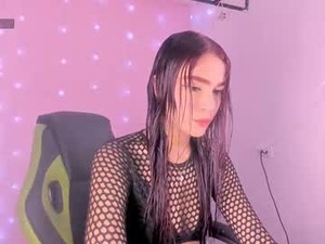 Screenshot from charlotteee_02 webcams
