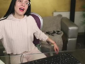 Screenshot from charmingstarx webcams