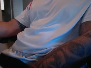 Screenshot from chartles83 webcams