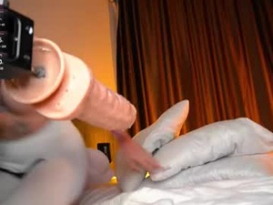 Screenshot from cherry_berry56 webcams