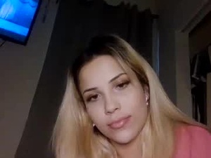 Screenshot from cherrychiquitbanana webcams