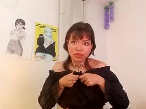 Screenshot from cherrywitchy webcams