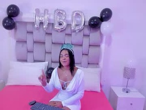 Screenshot from chikibom28 webcams