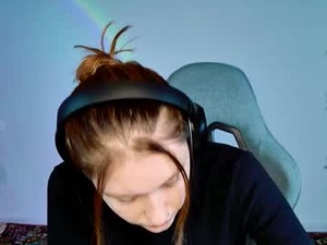 Screenshot from chillsnail_bro webcams