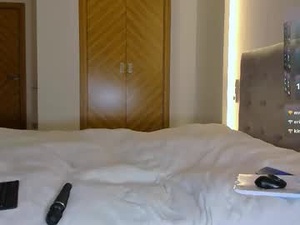 Screenshot from chloe_loo webcams