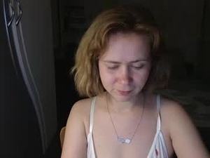 Screenshot from chloe_roo webcams