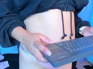 Screenshot from chloeferrer webcams
