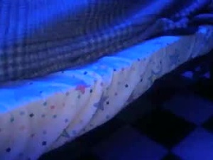 Screenshot from chocolatboy69 webcams