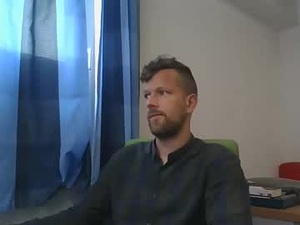 Screenshot from chr28is09 webcams