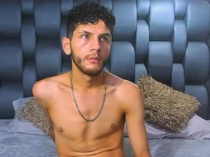 Screenshot from chris_grey2 webcams