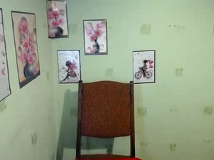 Screenshot from chrystalbella webcams