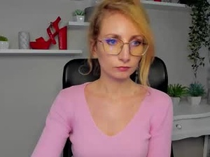 Screenshot from cinderellamoon webcams