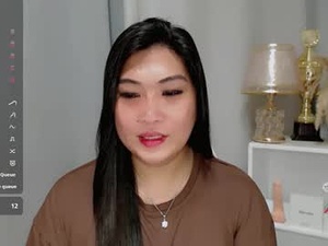 Screenshot from claire_wntr webcams