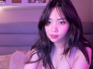 Screenshot from clara_chan webcams