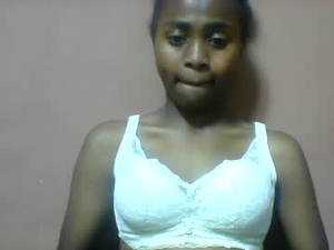 Screenshot from clarah860691 webcams