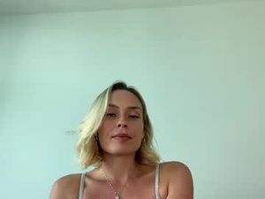 Screenshot from claudia_loves_u webcams