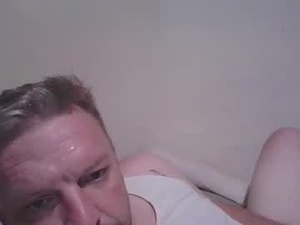 Screenshot from cleaver1230 webcams