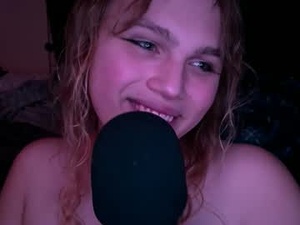 Screenshot from clemie32677 webcams