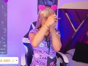 Screenshot from cleo_d_nile webcams