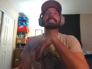 Screenshot from clopclop01 webcams