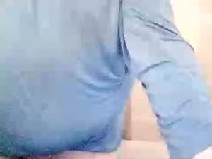 Screenshot from cloudyogdaddy_lilbelle webcams