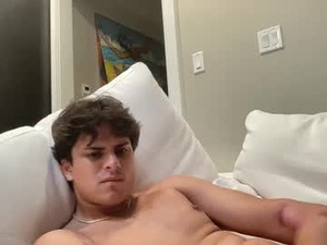 Screenshot from college27816672 webcams