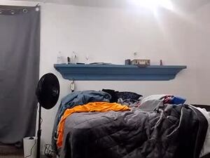Screenshot from connlee10929154 webcams