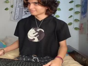 Screenshot from corey_moon webcams