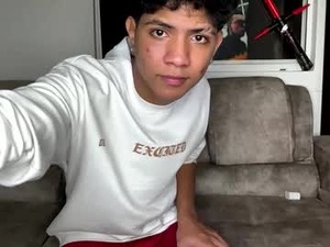 Screenshot from cosmic_cat01 webcams