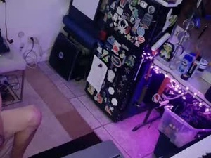 Screenshot from cough2getoff webcams