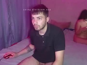 Screenshot from couplerhot11 webcams