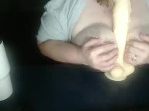 Screenshot from couplewink2024 webcams
