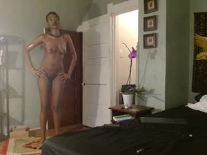 Screenshot from courtneyfmty webcams