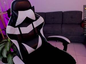 Screenshot from crazy01fantasy webcams