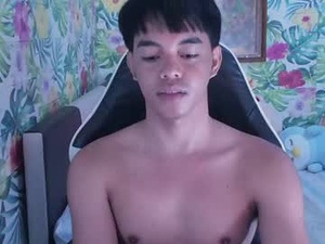 Screenshot from crazyasiancum webcams
