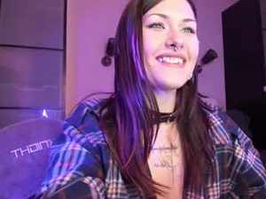 Screenshot from crimson_web webcams