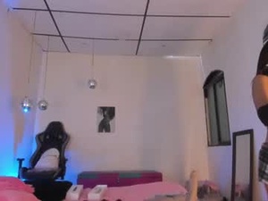 Screenshot from cristallmiller_ webcams