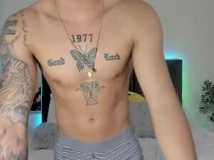 Screenshot from cristopher_strong webcams