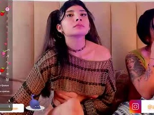 Screenshot from cristtal_fox webcams