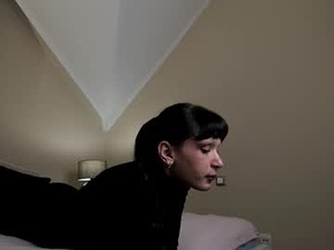 Screenshot from crystal_lyra webcams