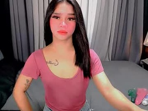 Screenshot from crytastal_lust1212 webcams