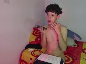Screenshot from cuddly_twinkie webcams