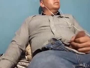 Screenshot from cumbian_chero webcams