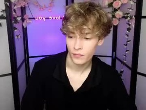 Screenshot from curly_twinkboy webcams