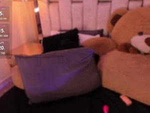 Screenshot from curlychanel webcams