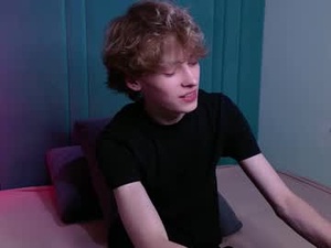Screenshot from curlytwinkboy webcams