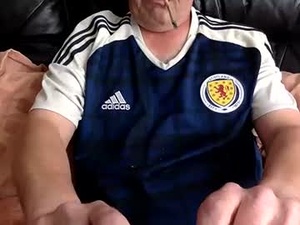 Screenshot from curvelover1977 webcams