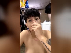 Screenshot from cute_ian webcams