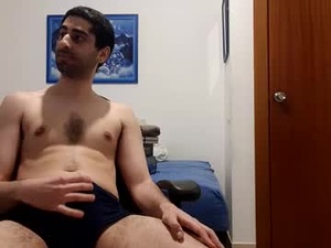 Screenshot from cuteguy52 webcams